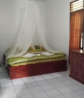 Bohorok Hotel | Pet-Friendly Wisma Batu Mandi with Oceanfront Views