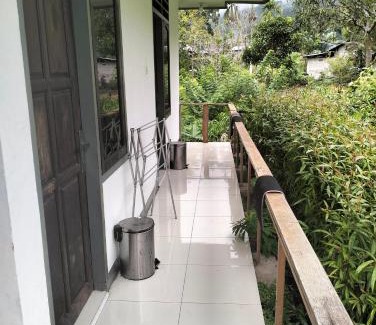 Moni House | Experience Wisma Kelimutu: Ocean View & Pet-Friendly Retreat