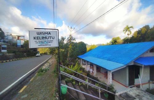 Moni House | Experience Wisma Kelimutu: Ocean View & Pet-Friendly Retreat