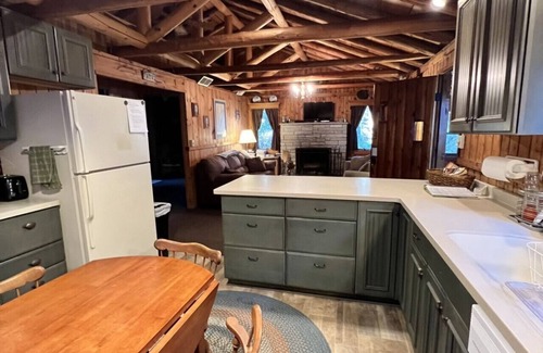 Rowleys Bay Cabin | Top-Rated Wismar Cabin at Sand Bay with Spa & Hot Tub