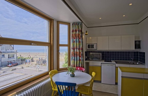 Wissant Apartment | Sea View WISSANT Apartment in a Quaint 1900 Square