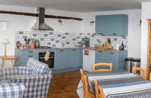Frayssinet-le-Gelat Cottage | Discover Wisteria 4* - Perfect Family Cottage with Pool