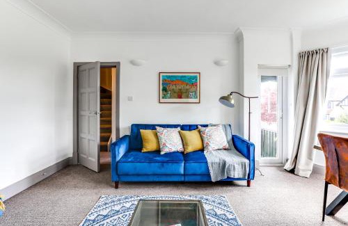 Whittington Apartment | Wisteria Apartment: Top-Rated Child-Friendly Escape