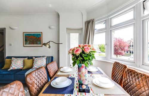 Whittington Apartment | Wisteria Apartment: Top-Rated Child-Friendly Escape