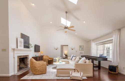 Heritage Woods House | Wisteria by AvantStay: Bright Home with Pool & Patio Oasis