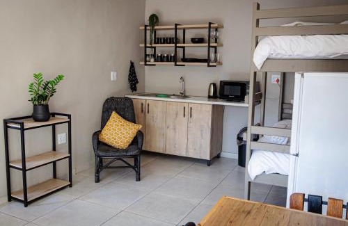 Westdene Apartment | Wisteria Cottages: Family-Friendly Retreat with 4-Star Comfort