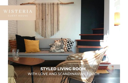 Awans House | Welcoming Wisteria Guest House - Family-Friendly Retreat