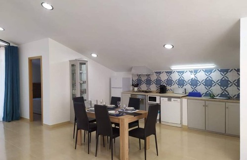 Porto de Mos House | Relaxing Stay with Ocean View & Pet-Friendly Amenities