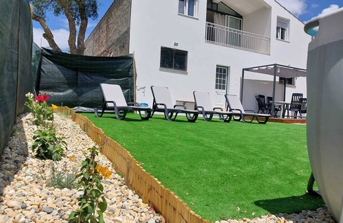 Porto de Mos House | Relaxing Stay with Ocean View & Pet-Friendly Amenities