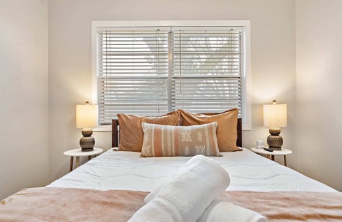 Deer Park House | Family-Friendly Retreat with Arcade & Covered Patio for 9