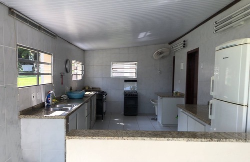 Aracoiaba da Serra House | Top-Rated Hotel: Cook & Full Board, Pool and Barbecue Fun