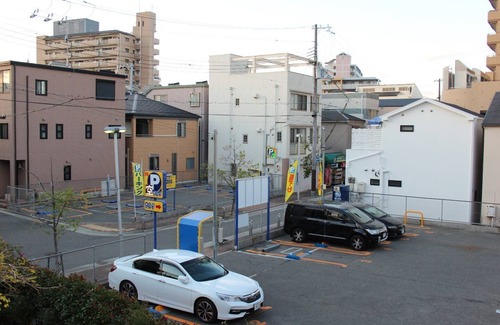 Hyogo House | Family-Friendly Hotel with Kitchen, Minutes from Noevir Stadium