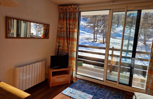 Risoul Apartment | Tranquil FRONTde NEIGE-SUD: 9.8 Rated with Pool & Spa