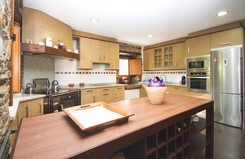 Sar House | Indulge in a Private Estate with Pool and Ocean Views