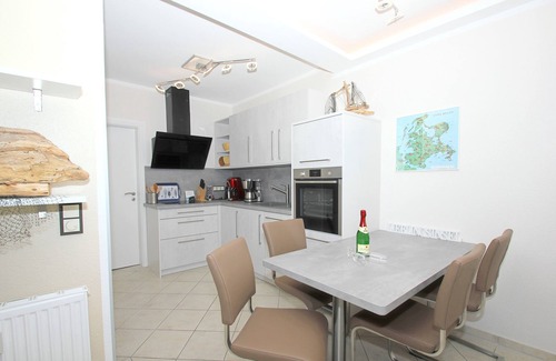 Gohren Apartment | Oceanfront Retreat: Balcony, Pool & Spa at FeWo Ostseeperle