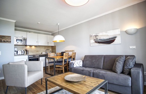 Gohren Apartment | Oceanfront Apartment 34: Perfect Sea View & Pool Access
