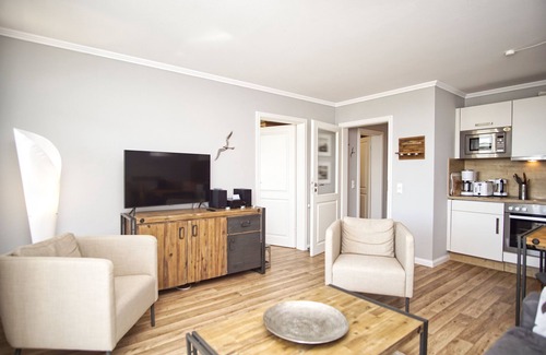 Gohren Apartment | Oceanfront Apartment 34: Perfect Sea View & Pool Access
