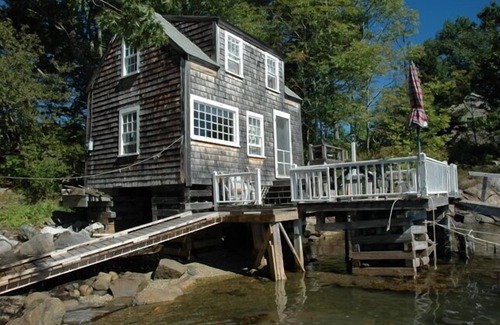 Walpole Cottage | Panoramic River Views & Family-Friendly Amenities Await