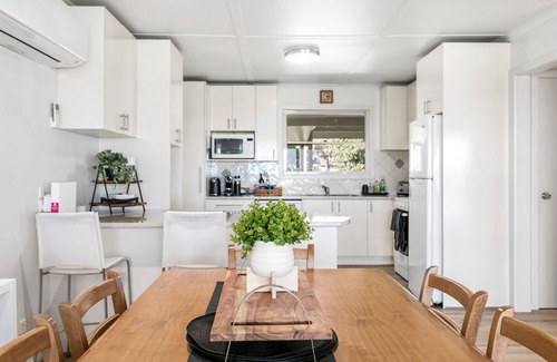 Bonney House | With stunning views, the Blue House is perfect to relax in affordable Luxury.
