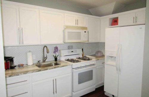Kyle Apartment | Witte Wonderland - Separate Garage Apartment!