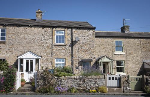 Bellerby House | Pet Friendly Witton View: Your Ideal Getaway Awaits