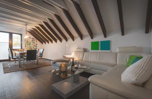 Mitte House | Luxury WK Suite: Pet-Friendly Retreat with 9.8 Rating