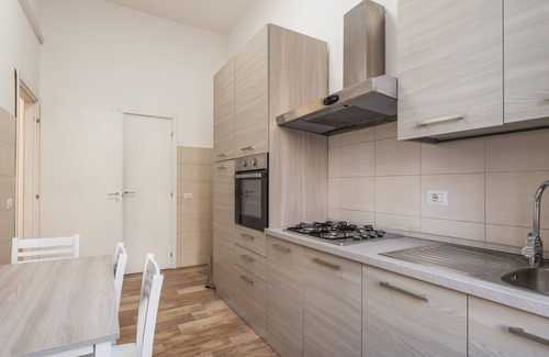 Vatican Apartment | Top-Rated WMR Apartment Steps from Vatican with Spa & Breakfast