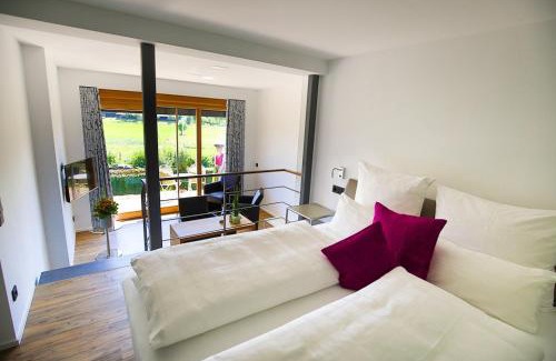 Flein Hotel | Discover Wo der Hahn kräht: Pet-Friendly Family Retreat