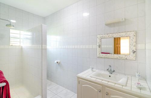 Calivigny Apartment | Discover Woburn Villas: 4-Star Oceanfront Family Escape