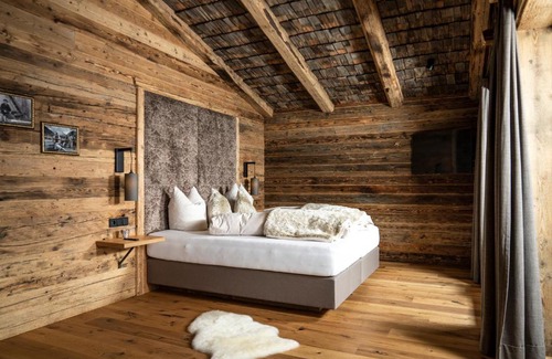 Ellmau Ski Chalet | Discover Wochenbrunner Chalets: 4-Star Oceanfront Retreat