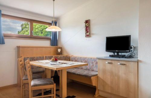 Feldthurns Apartment | Discover Woehrmannhof Apt Birnblüte: Pet-Friendly Retreat