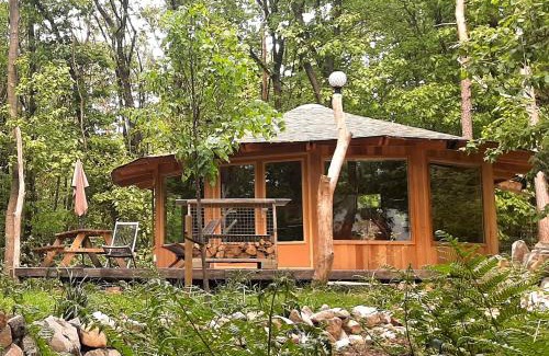Groesbeek Cabin | Inviting Panorama Hut with Hot Tub & Guest Rated 9.1/10