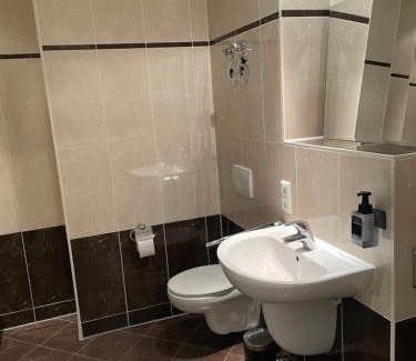 Innere Neustadt Apartment | Relax in Prime Location with Family-Friendly Amenities