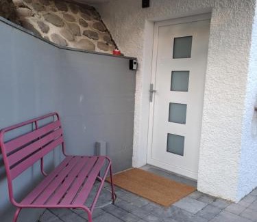 Boppelsen Apartment | Welcoming Wohlfühlort: Guest Rated 10/10, Family-Friendly Stay