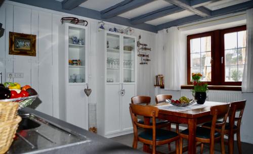 Maximin Apartment | Experience Comfort at Wohnen am Trierer Moselufer
