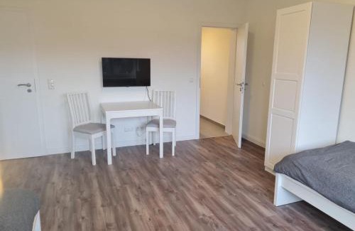 Heiligenstedten Apartment | Serene Wohnen im Grünen 2: Family-Friendly with Breakfast
