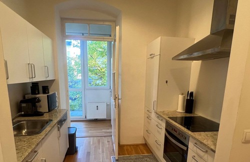 Sankt Leonhard Apartment | Stay in the Heart of Graz with Family-Friendly Amenities