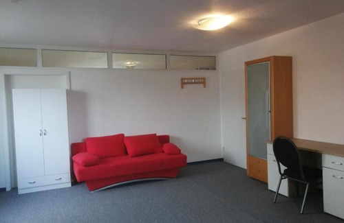 Gross-Umstadt Apartment | Family-Friendly Wohnen - Leben with Kitchen Access Awaits