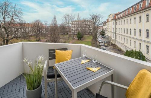 Friedrichstadt Apartment | Convenient Wohnperle Friedrich2: Family-Friendly Retreat