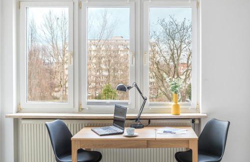 Friedrichstadt Apartment | Convenient Wohnperle Friedrich2: Family-Friendly Retreat