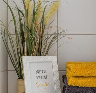 Friedrichstadt Apartment | Convenient Wohnperle Friedrich2: Family-Friendly Retreat