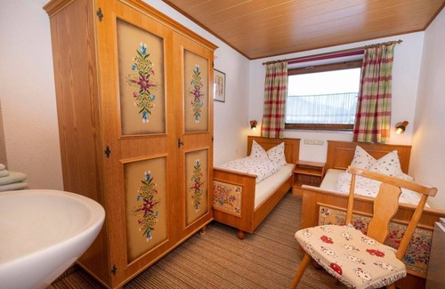 Obermaiselstein Bed & Breakfast | Cozy Wohnung 03 at Gästehaus Caser with Kitchen & Breakfast