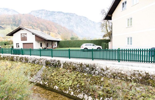 Steinbach am Attersee Apartment | Top-Rated Wohnung am See with Private Beach & Ocean Views