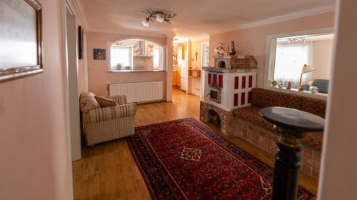 Laakirchen Apartment | Pet-Friendly Wohnung am Stadtrand for Family Getaways