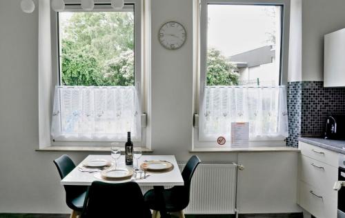 Solingen Apartment | Cozy Oceanfront Retreat for 1 to 3 Guests, Rated 9.1/10
