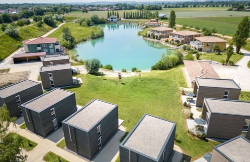 Leipheim Apartment | Cozy Lake View Retreat with Mediterranean Décor and Kitchen