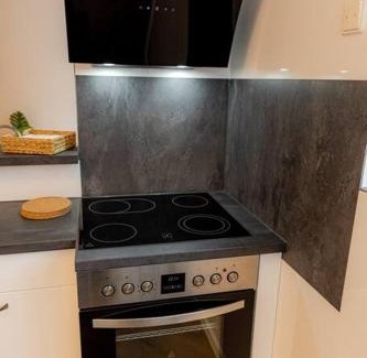 Neu-Anspach Apartment | Comfortable Wohnung Hirschhöhe: Family-Friendly Retreat