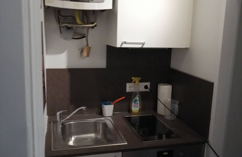Funfhaus Apartment | Convenient Stay Near Schönbrunn - Family-Friendly Amenities