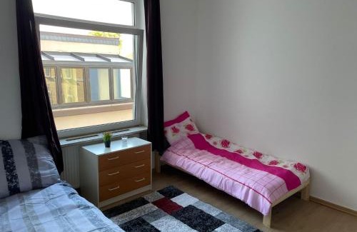 Nordstadt Apartment | Budget-Friendly Stay at Wohnung In Celler Str