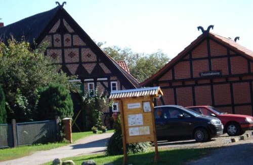 Jameln Apartment | Cozy Jameln Retreat with Garden, Grill & Family-Friendly Perks